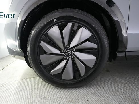 Used 2024 Nissan Ariya AWD image 19