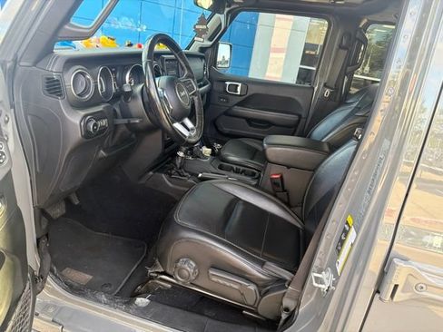 Used 2020 Jeep Wrangler Unlimited Sahara w/ Dual Top Group AWD/4WD image 12