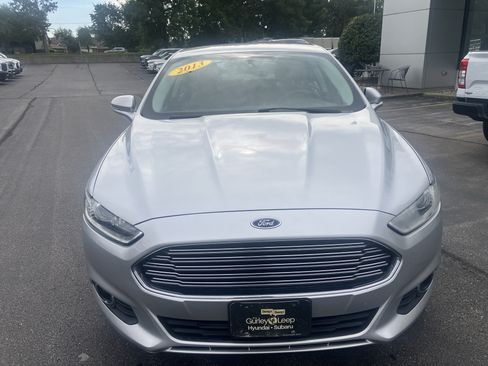 Used 2013 Ford Fusion SE FWD image 2