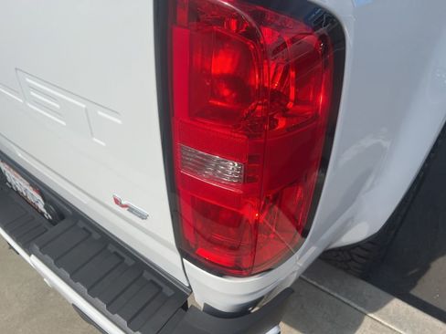 Used 2022 Chevrolet Colorado Z71 image 40