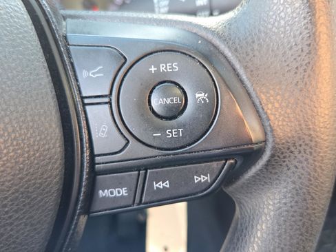 Used 2020 Toyota RAV4 LE image 30