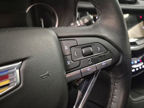 Certified 2025 Cadillac XT6 Premium Luxury image 21