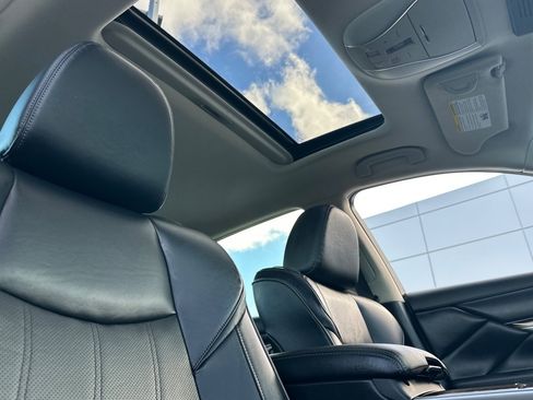 Used 2017 INFINITI Q70 L 3.7 w/ Deluxe Touring Package image 13