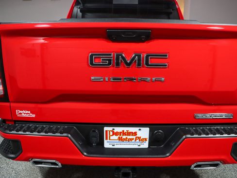 Used 2023 GMC Sierra 1500 Elevation image 9