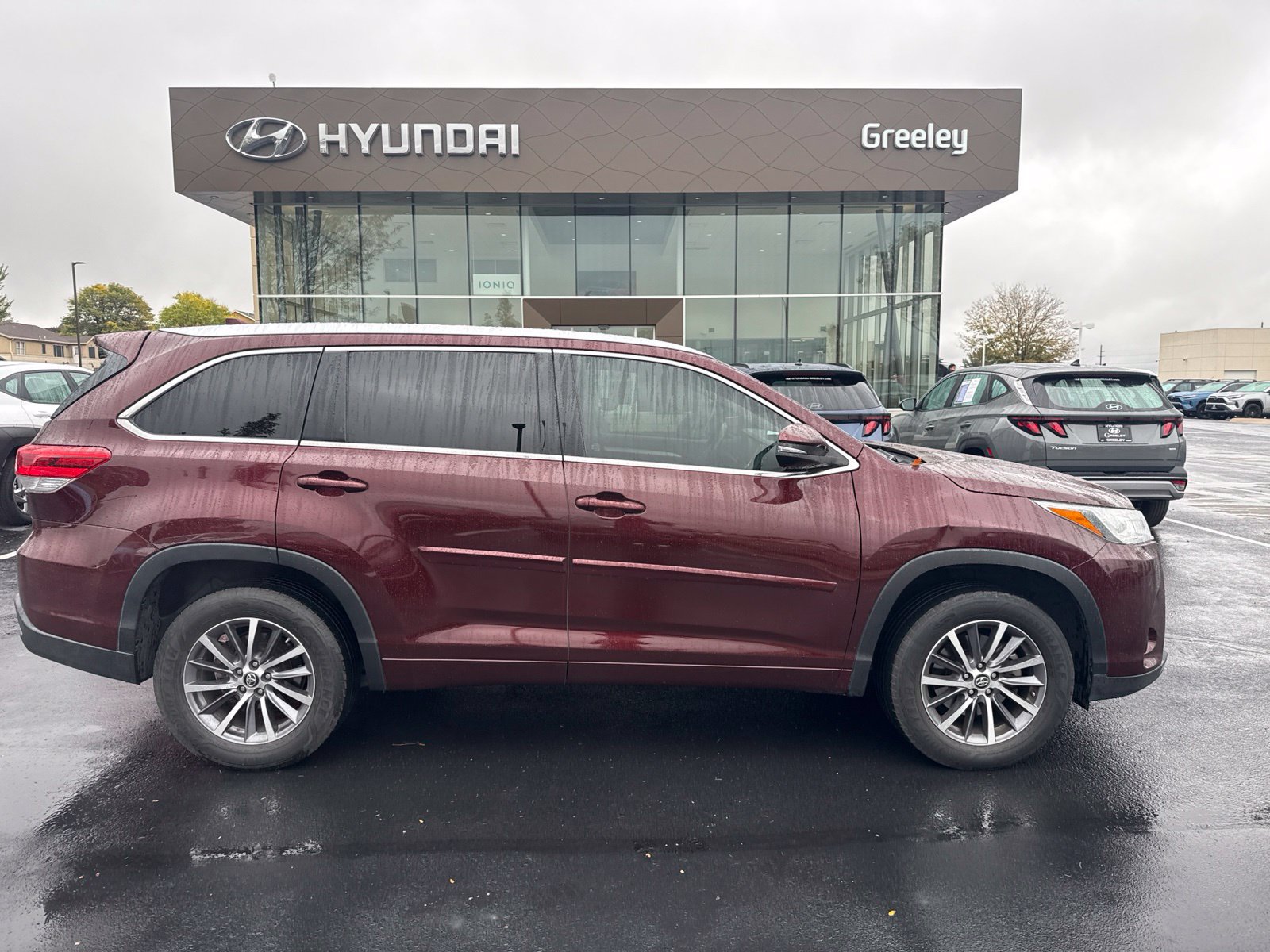 Used 2018 Toyota Highlander XLE FWD image 1
