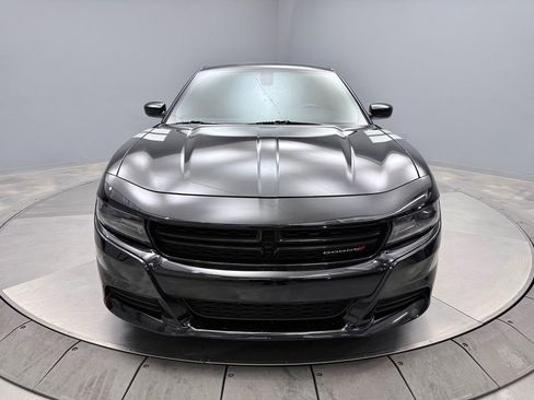Used 2017 Dodge Charger R/T image 2