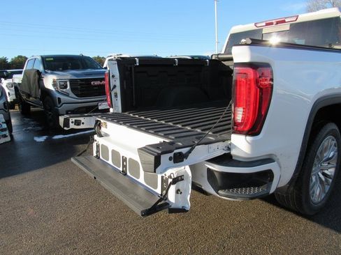 Certified 2019 GMC Sierra 1500 Denali w/ Denali Ultimate Package image 36