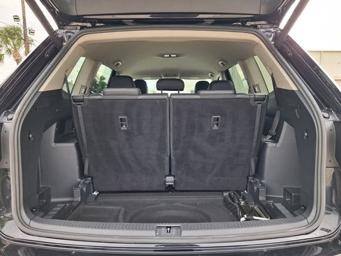 Used 2025 Volkswagen Atlas SE FWD image 28