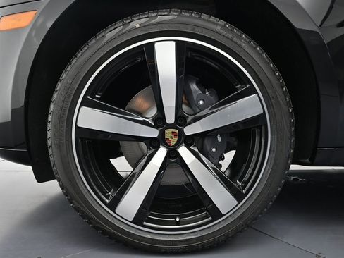 Used 2026 Porsche Macan AWD/4WD image 26