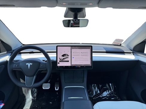 Used 2023 Tesla Model Y Long Range AWD/4WD image 10