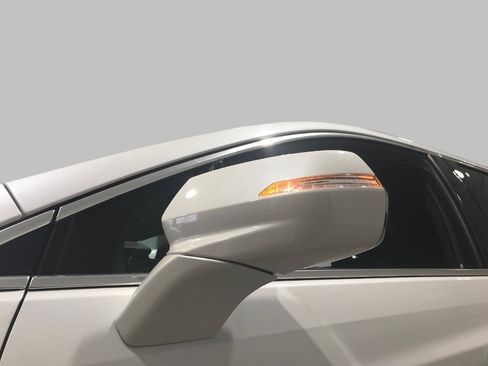 Certified 2025 Cadillac XT5 Luxury w/ LPO, Floor Liner Package image 29