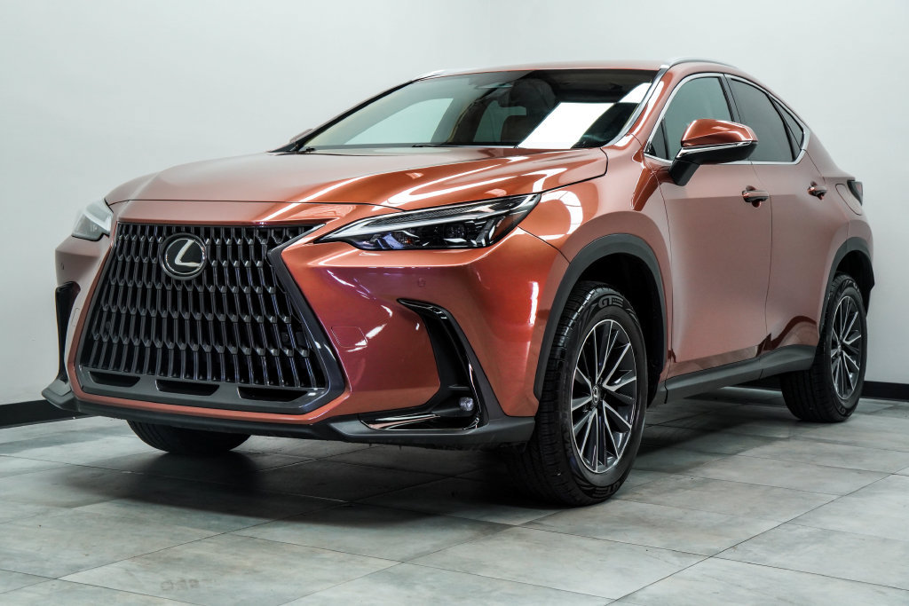 Used 2025 Lexus NX 250 FWD w/ Towing Package (2000 Lbs) image 8