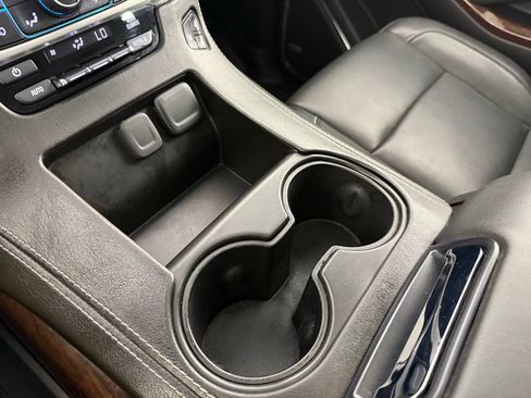 Used 2019 GMC Yukon SLT w/ Open Road Package AWD/4WD image 39