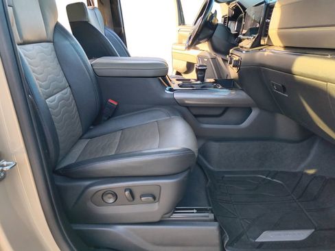 Used 2023 Chevrolet Silverado 1500 ZR2 w/ Technology Package image 15