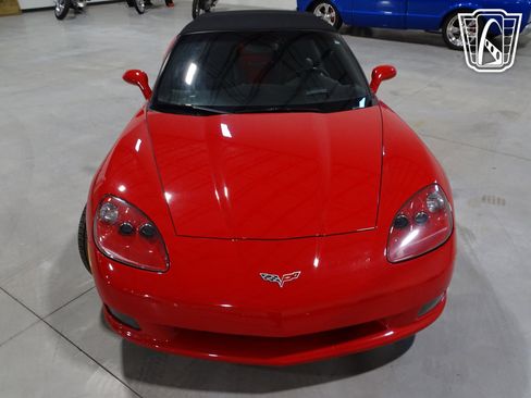 Used 2006 Chevrolet Corvette Convertible w/ Preferred Equipment Group image 23