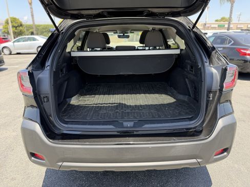 Used 2024 Subaru Outback Premium AWD/4WD image 8