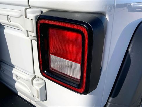 Used 2023 Jeep Wrangler Willys image 29