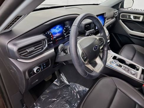 Used 2023 Ford Explorer XLT w/ Equipment Group 202A image 9