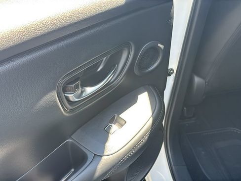 Used 2026 Honda HR-V EX-L image 23