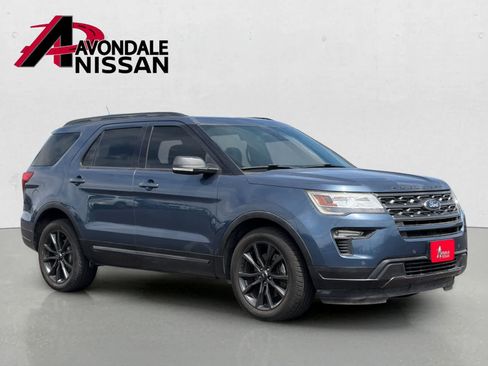 Used 2019 Ford Explorer XLT w/ Equipment Group 202A AWD/4WD image 4