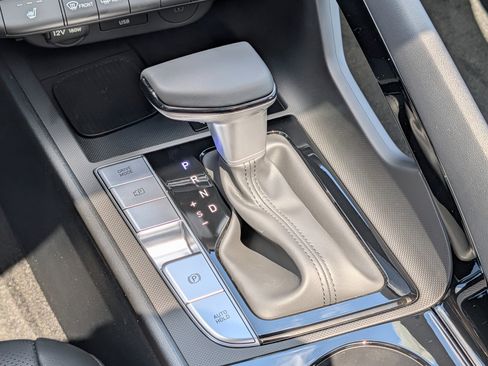 New 2026 Hyundai Elantra Limited FWD image 13