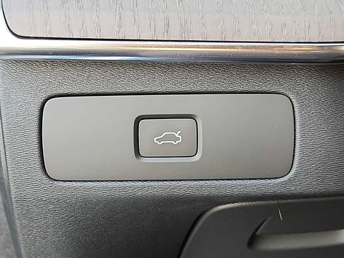 Used 2026 Volvo XC90 B6 Ultra w/ Protection Package AWD/4WD image 22