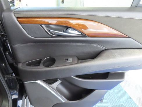 Used 2020 Cadillac Escalade Premium Luxury AWD/4WD image 37