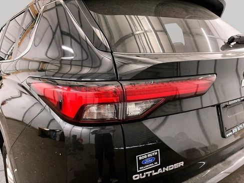Used 2022 Mitsubishi Outlander ES AWD/4WD image 29