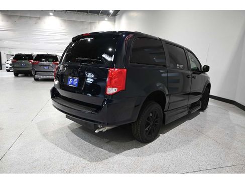 Used 2015 Dodge Grand Caravan SXT FWD image 6