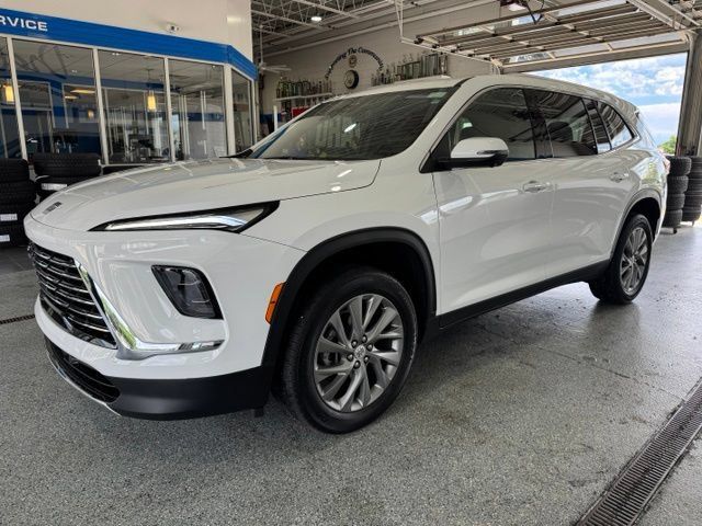 Used 2025 Buick Enclave Preferred FWD image 4