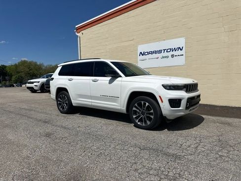 Used 2023 Jeep Grand Cherokee L Overland w/ Luxury Tech Group IV AWD/4WD image 2