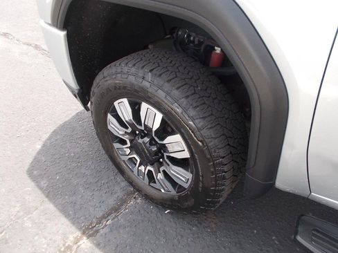 Used 2023 GMC Sierra 2500 Denali image 14