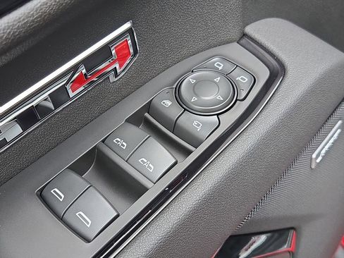 Used 2025 GMC Sierra 1500 AT4 w/ AT4 Premium Package image 9