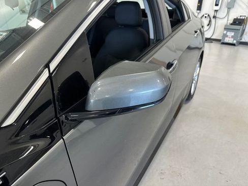 Used 2017 Chevrolet Volt LT w/ Comfort Package image 12