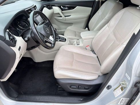 Used 2018 Nissan Rogue Sport SL w/ SL Premium Package image 5