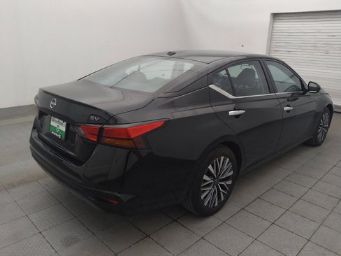 Used 2024 Nissan Altima 2.5 SV image 9