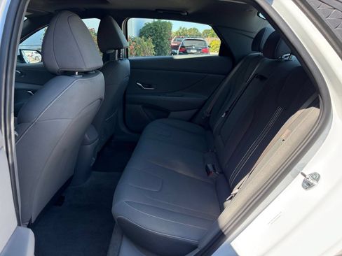 Used 2025 Hyundai Elantra SEL FWD image 22