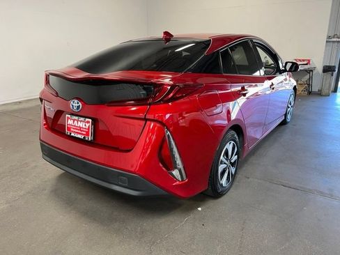 Used 2018 Toyota Prius Prime Premium w/ Carpet Mat Package FWD image 3