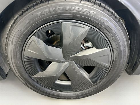 Used 2024 Toyota Prius LE FWD image 11