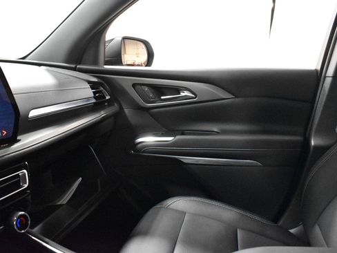 Used 2025 Chevrolet Traverse LT w/ LPO, Floor Liner Package AWD/4WD image 18