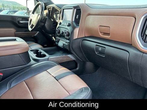 Used 2022 Chevrolet Silverado 2500 High Country w/ Technology Package AWD/4WD image 24
