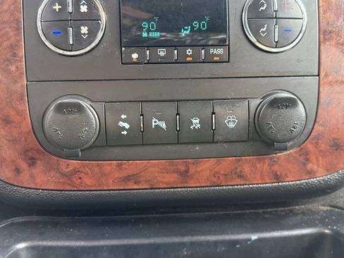 Used 2007 Chevrolet Avalanche LTZ w/ LTZ Preferred Equipment Group image 39