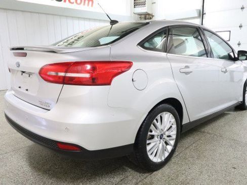 Used 2015 Ford Focus Titanium FWD image 6