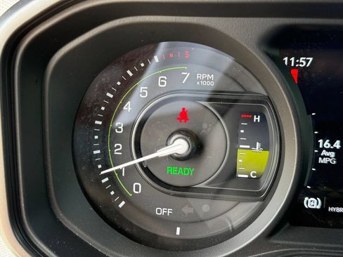 Used 2024 Jeep Wrangler Unlimited AWD/4WD image 29