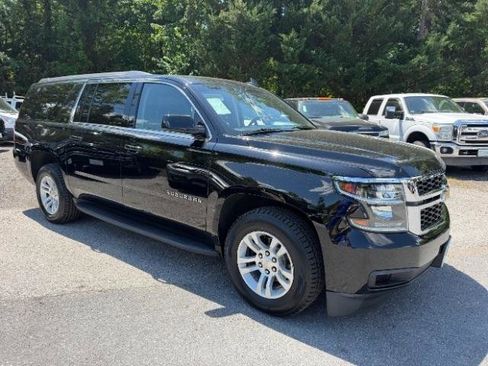 Used 2019 Chevrolet Suburban LT AWD/4WD image 7