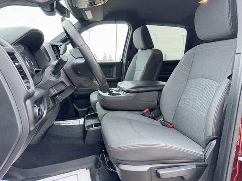 Used 2024 RAM 3500 Tradesman w/ Chrome Appearance Group image 24