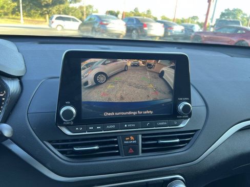 Used 2019 Nissan Altima 2.5 S FWD image 16