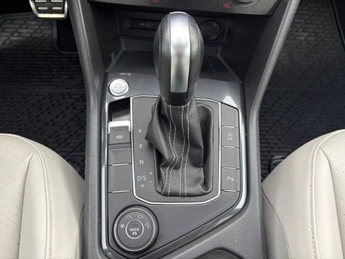 Used 2021 Volkswagen Tiguan SE R-Line AWD/4WD image 15