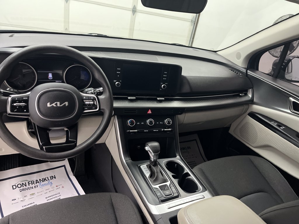 Used 2023 Kia Carnival LX FWD image 14