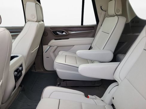 Used 2023 GMC Yukon Denali image 16